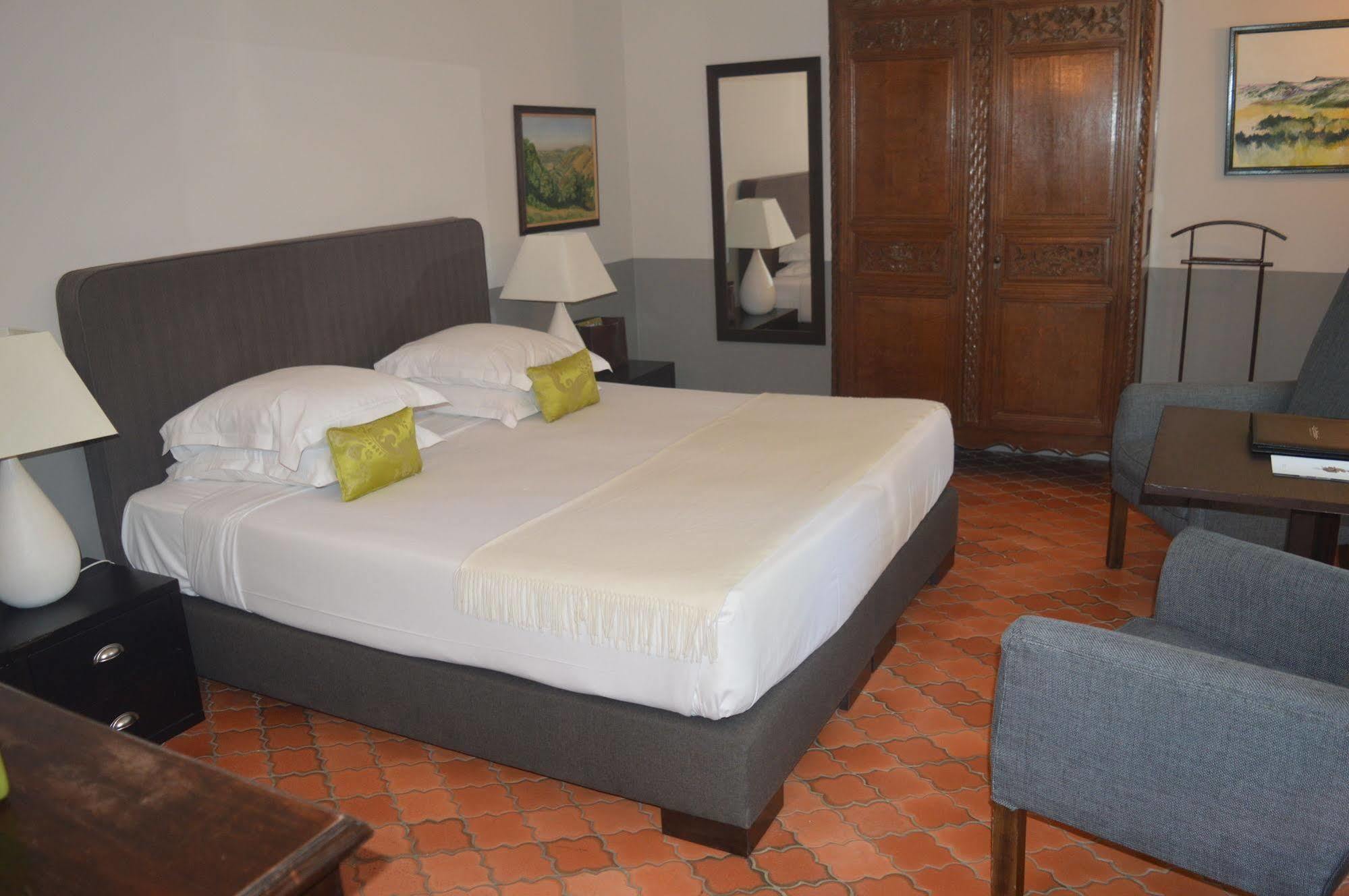 Le Prieure Hotel Villeneuve-les-Avignon Ngoại thất bức ảnh